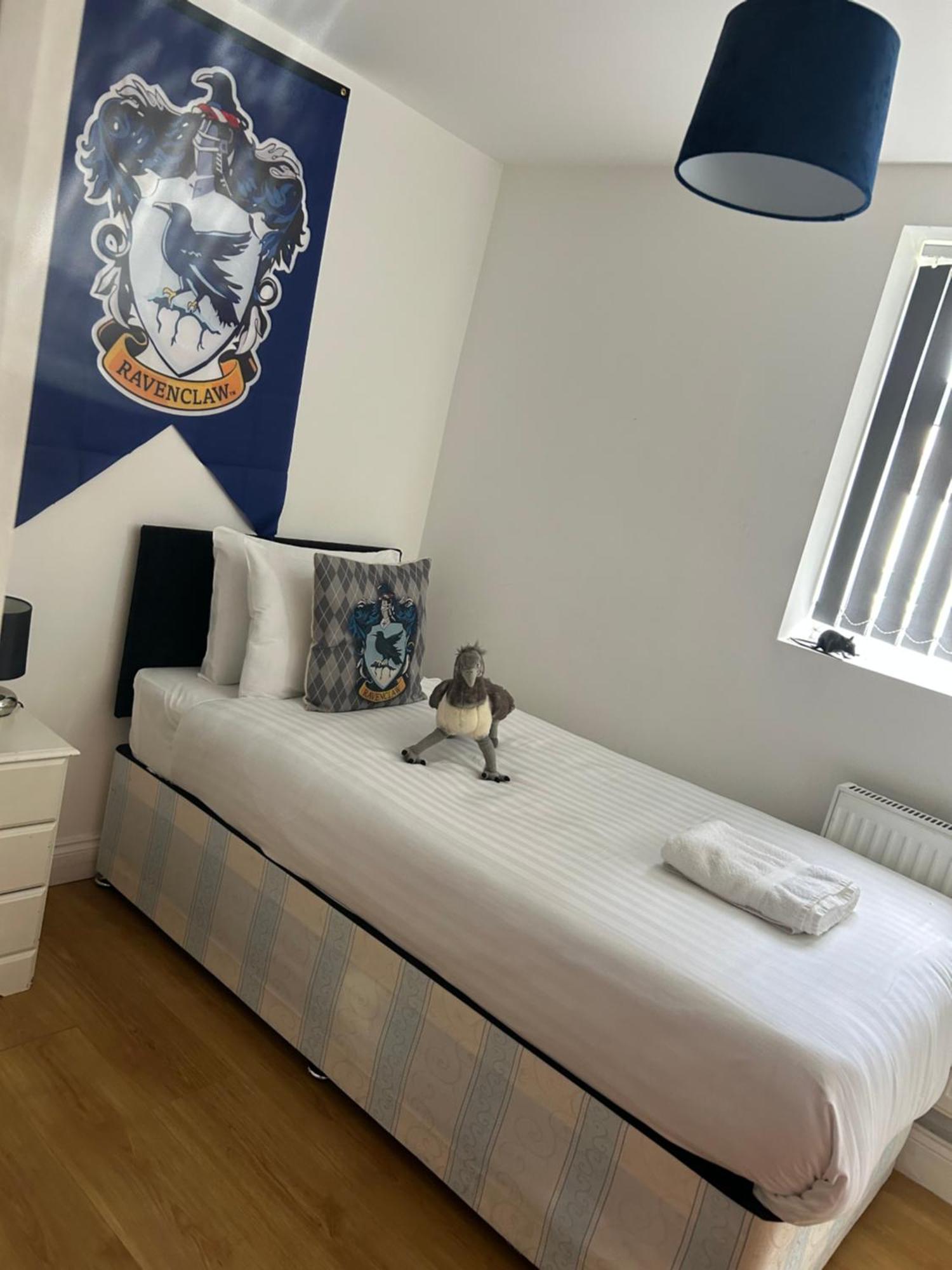 Lägenhet på 1000 m² i Watford, med 3 sovrum och 1 badrum  Watford  Exteriör bild